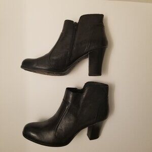 Born Black Leather Block Heel Ankle Boots  size  9.